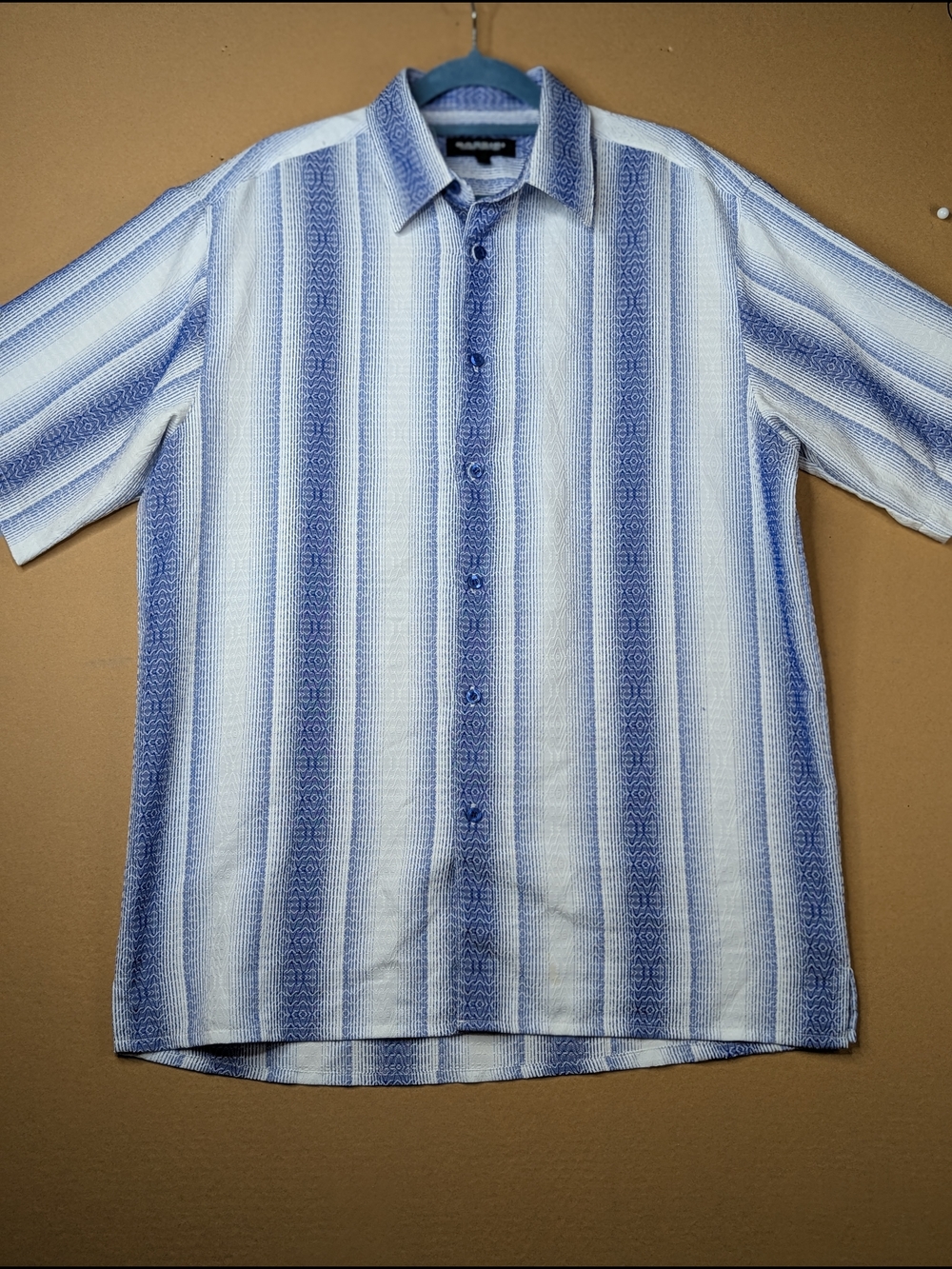 Men's Blue & White Striped Short-Sleeve Button-Down Shirt